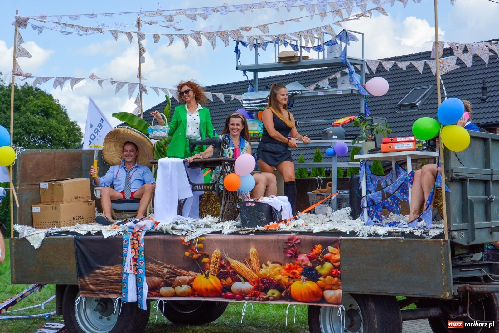 Zdjęcie w galerii na portalu naszraciborz.pl: Z Cyprzanowa do Pietrowic Wielkich. Dożynki gminne 2023 [FOTO i WIDEO] wiadomości z regionu