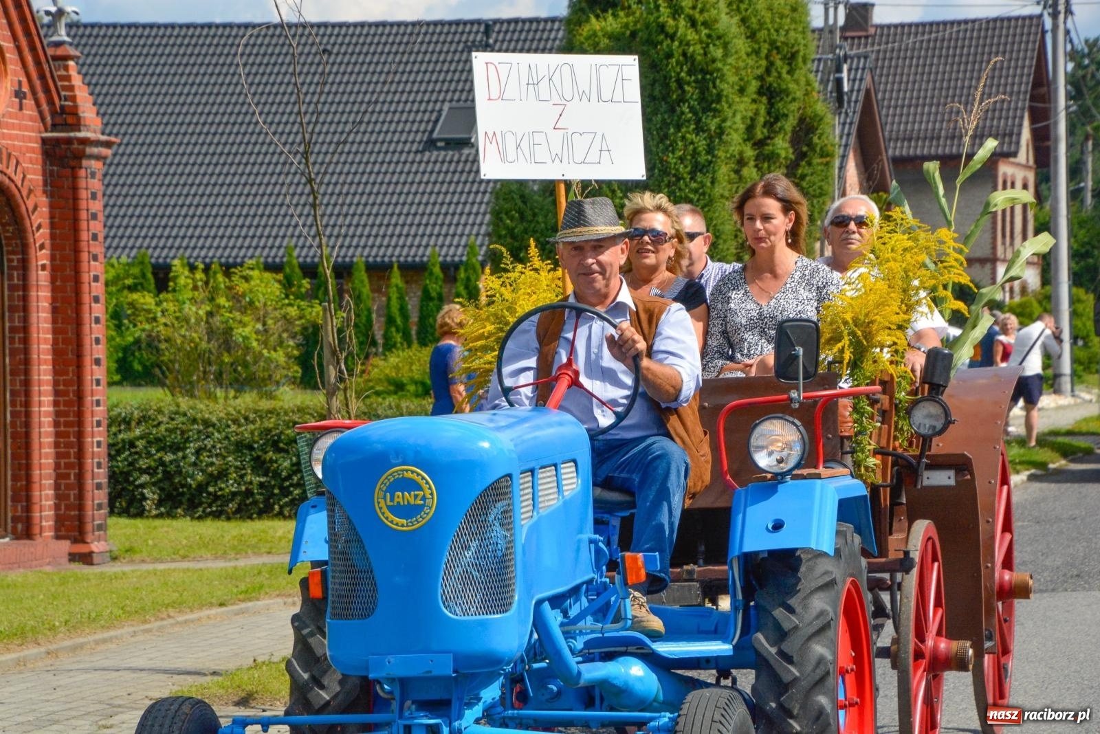 Zdjęcie w galerii na portalu naszraciborz.pl: Z Cyprzanowa do Pietrowic Wielkich. Dożynki gminne 2023 [FOTO i WIDEO] wiadomości z regionu