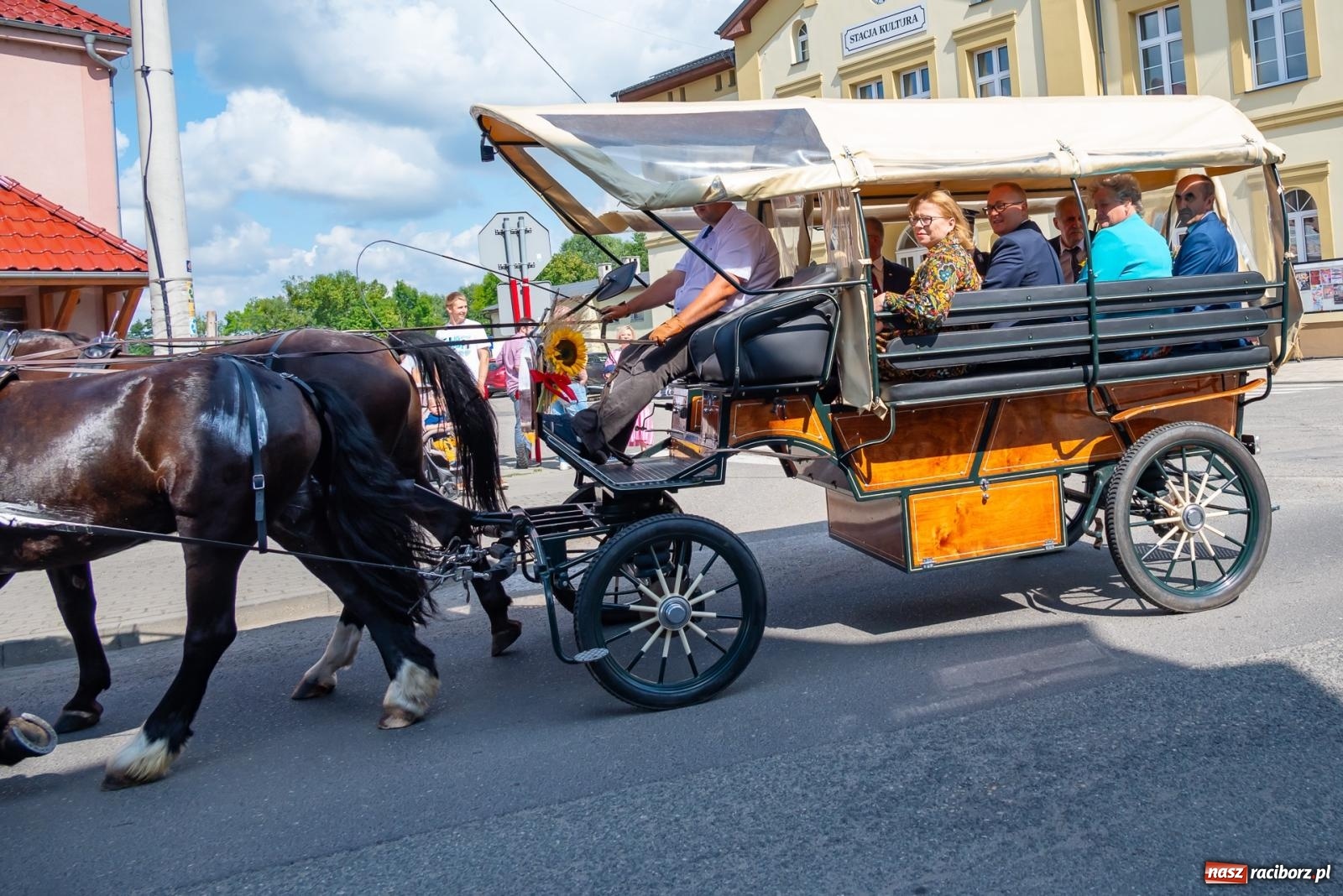 Zdjęcie w galerii na portalu naszraciborz.pl: Z Cyprzanowa do Pietrowic Wielkich. Dożynki gminne 2023 [FOTO i WIDEO] wiadomości z regionu