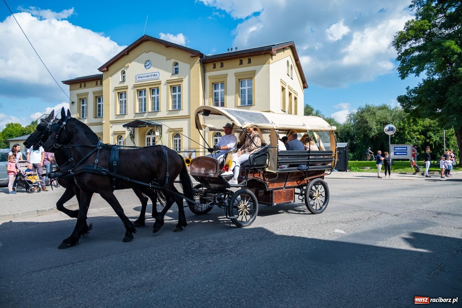 Zdjęcie w galerii na portalu naszraciborz.pl: Z Cyprzanowa do Pietrowic Wielkich. Dożynki gminne 2023 [FOTO i WIDEO] wiadomości z regionu