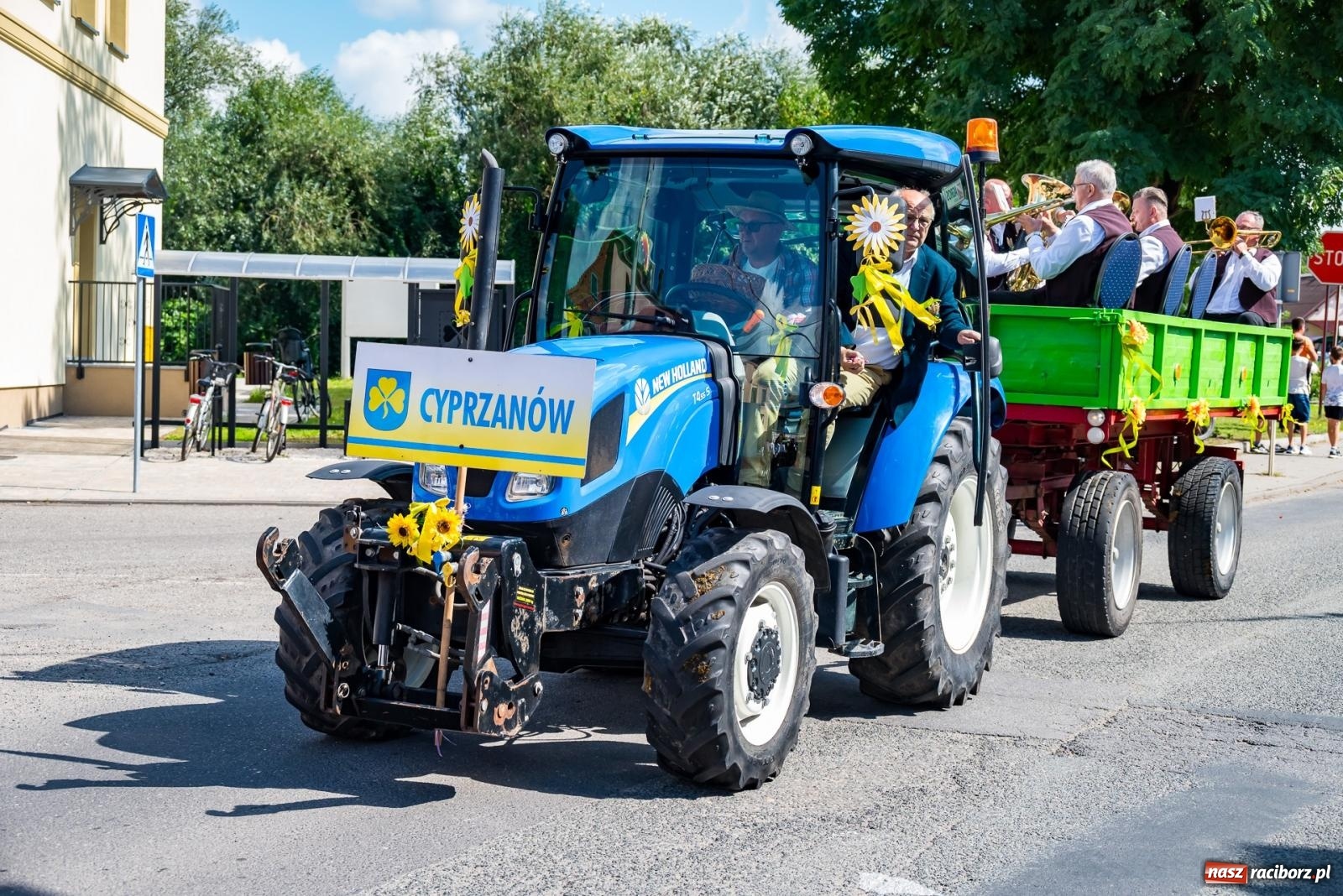Zdjęcie w galerii na portalu naszraciborz.pl: Z Cyprzanowa do Pietrowic Wielkich. Dożynki gminne 2023 [FOTO i WIDEO] wiadomości z regionu