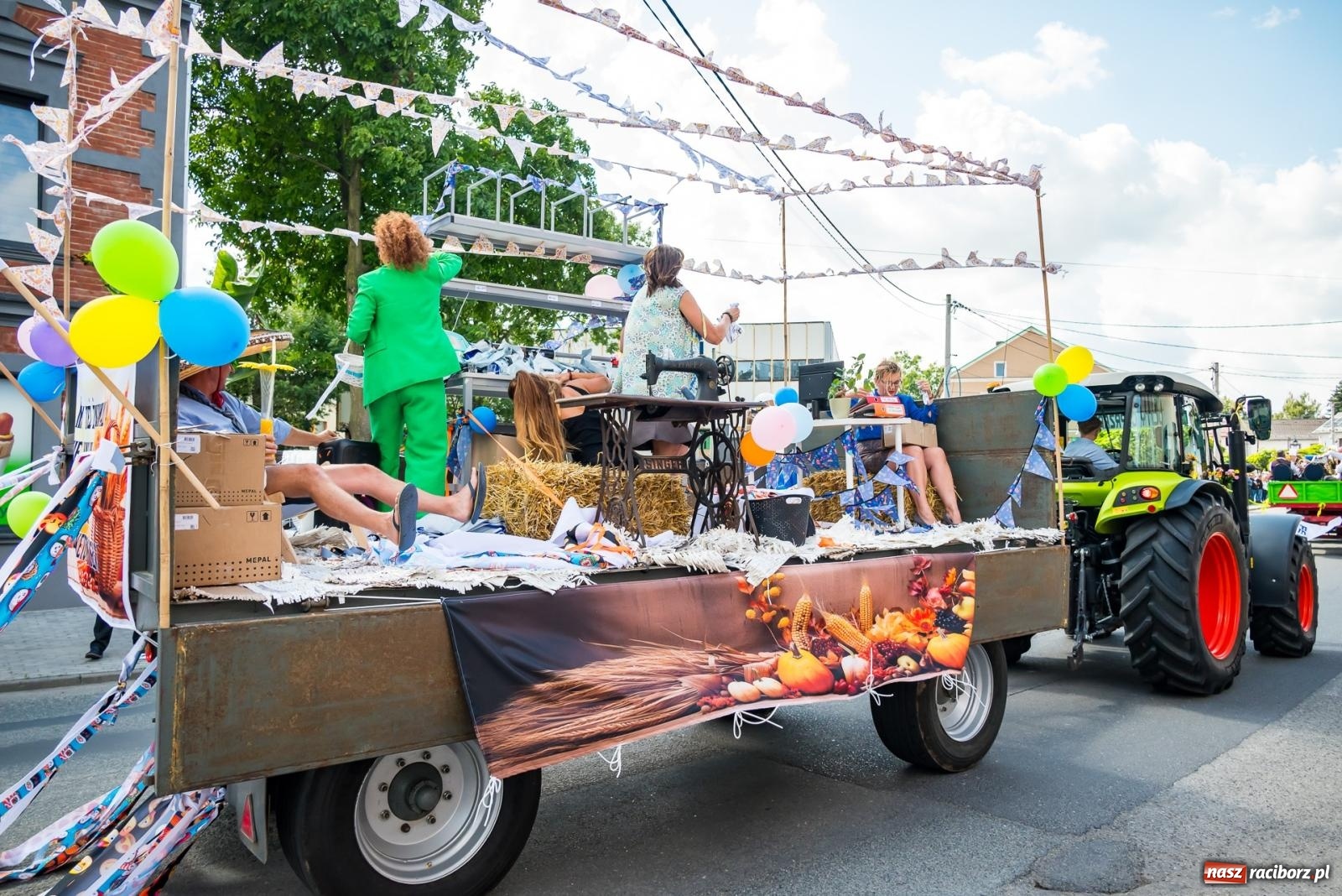 Zdjęcie w galerii na portalu naszraciborz.pl: Z Cyprzanowa do Pietrowic Wielkich. Dożynki gminne 2023 [FOTO i WIDEO] wiadomości z regionu