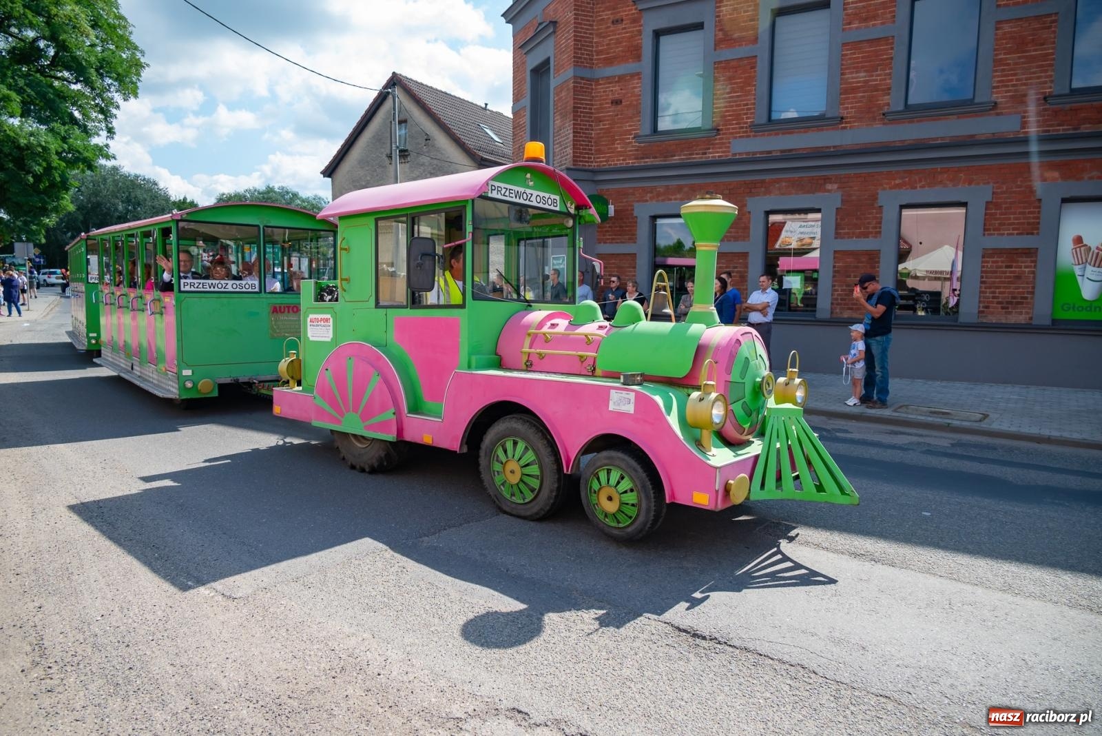 Zdjęcie w galerii na portalu naszraciborz.pl: Z Cyprzanowa do Pietrowic Wielkich. Dożynki gminne 2023 [FOTO i WIDEO] wiadomości z regionu