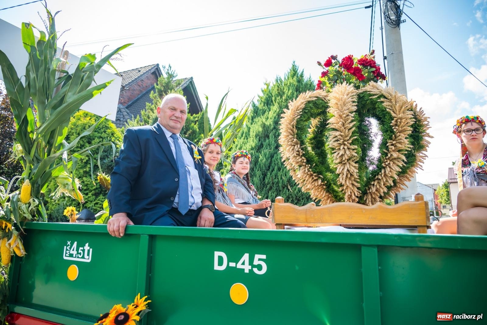 Zdjęcie w galerii na portalu naszraciborz.pl: Z Cyprzanowa do Pietrowic Wielkich. Dożynki gminne 2023 [FOTO i WIDEO] wiadomości z regionu