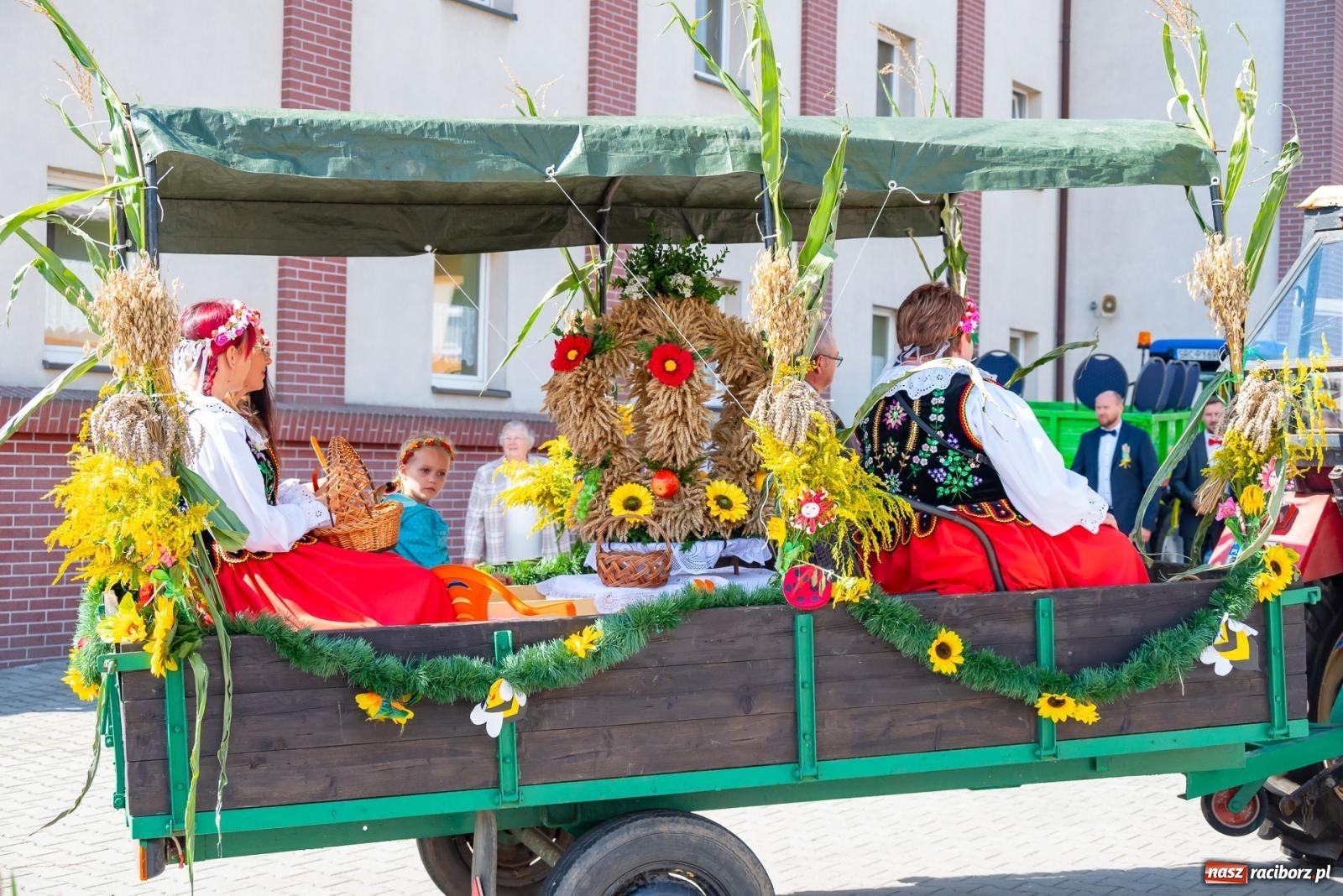 Zdjęcie w galerii na portalu naszraciborz.pl: Z Cyprzanowa do Pietrowic Wielkich. Dożynki gminne 2023 [FOTO i WIDEO] wiadomości z regionu