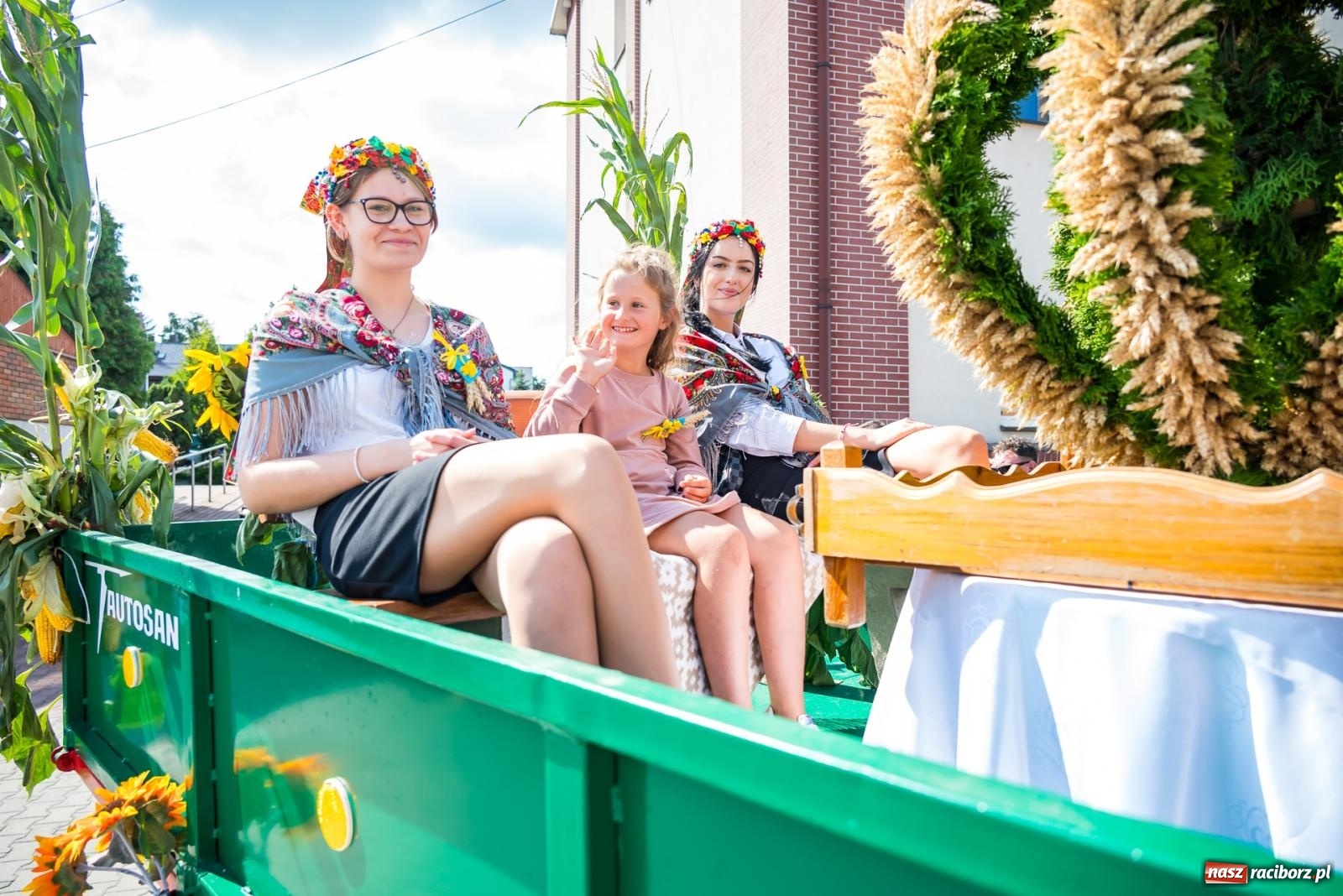Zdjęcie w galerii na portalu naszraciborz.pl: Z Cyprzanowa do Pietrowic Wielkich. Dożynki gminne 2023 [FOTO i WIDEO] wiadomości z regionu
