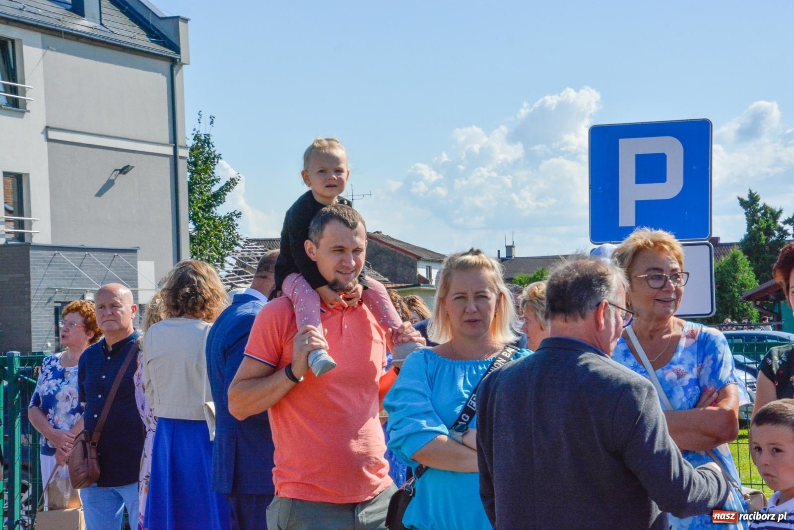 Zdjęcie w galerii na portalu naszraciborz.pl: Oldskul, mechanizacja i samolot. Dożynki w Rudyszwałdzie [FOTO i WIDEO] wiadomości z regionu