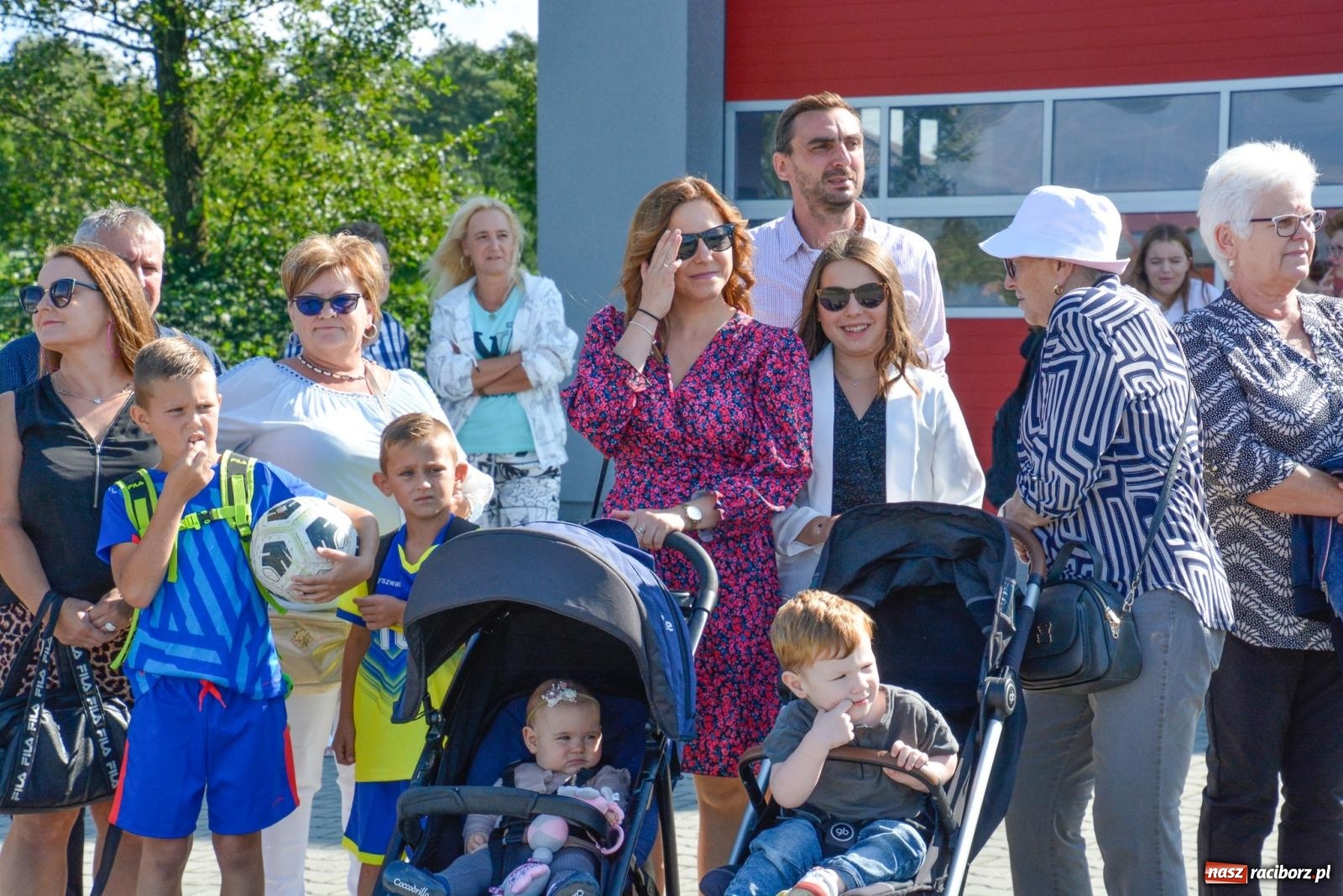 Zdjęcie w galerii na portalu naszraciborz.pl: Oldskul, mechanizacja i samolot. Dożynki w Rudyszwałdzie [FOTO i WIDEO] wiadomości z regionu