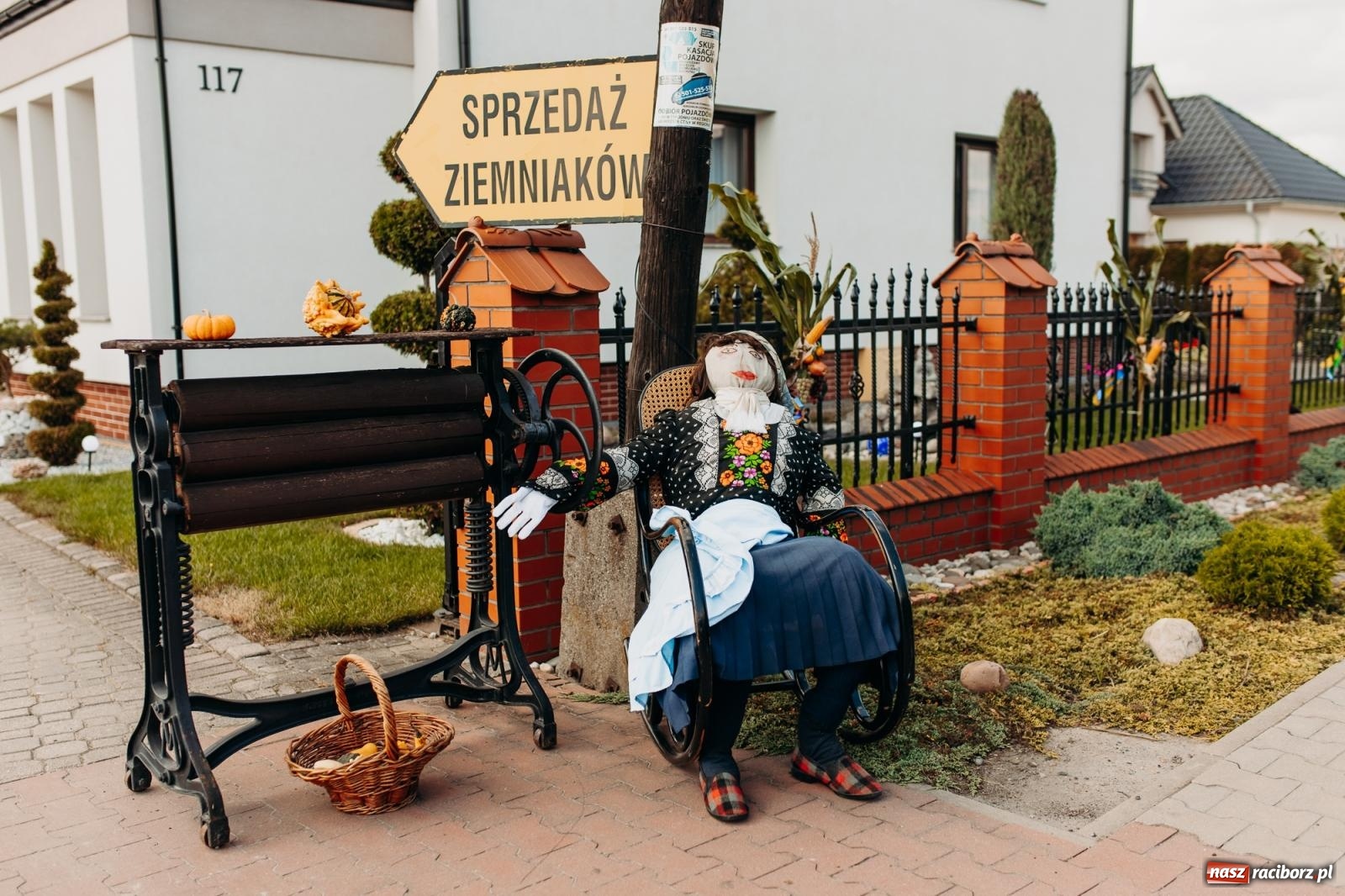 Zdjęcie w galerii na portalu naszraciborz.pl: Rolnik szuka żony, bo zebrał dobre plony. Dożynki w Sudole [FOTO i WIDEO] wiadomości z regionu