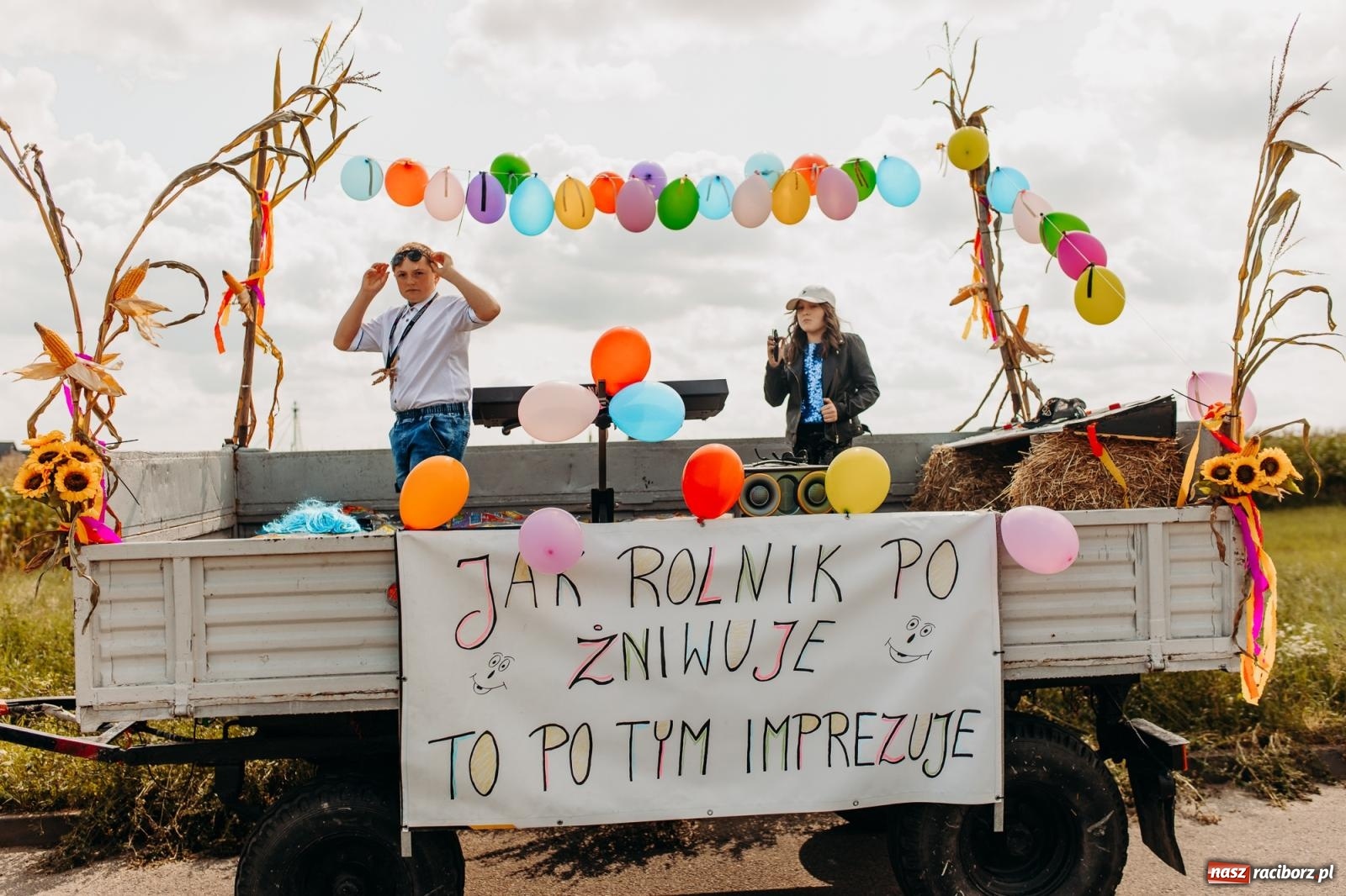 Zdjęcie w galerii na portalu naszraciborz.pl: Rolnik szuka żony, bo zebrał dobre plony. Dożynki w Sudole [FOTO i WIDEO] wiadomości z regionu