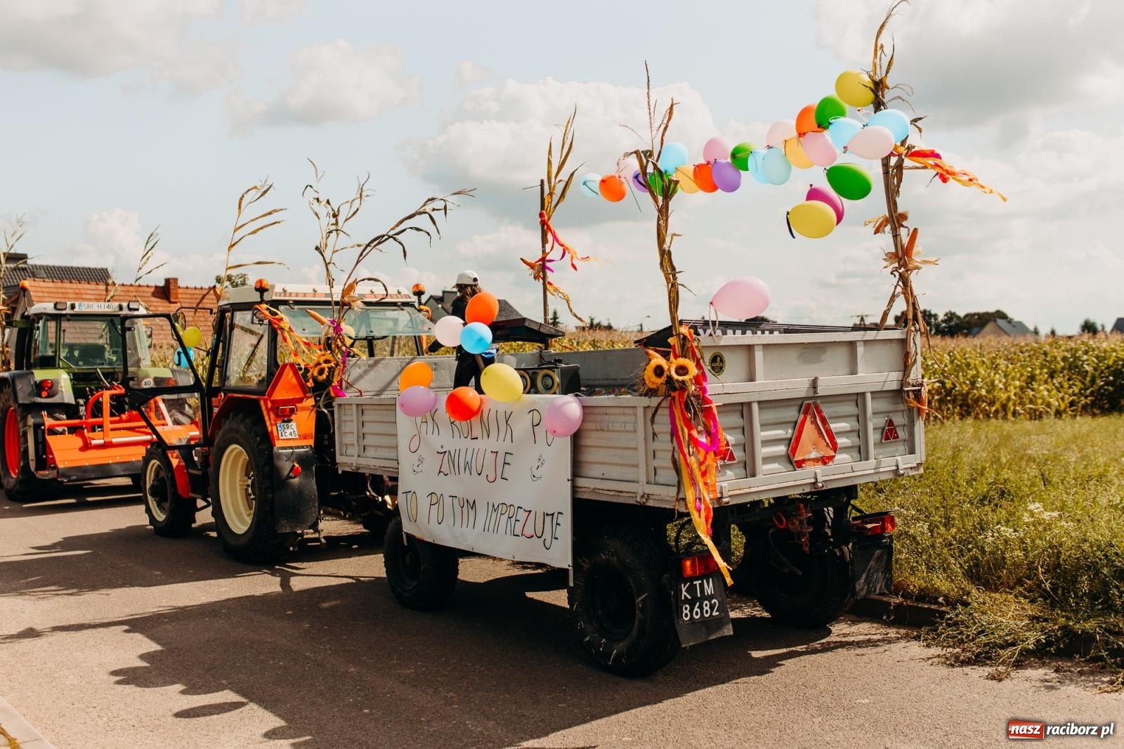 Zdjęcie w galerii na portalu naszraciborz.pl: Rolnik szuka żony, bo zebrał dobre plony. Dożynki w Sudole [FOTO i WIDEO] wiadomości z regionu