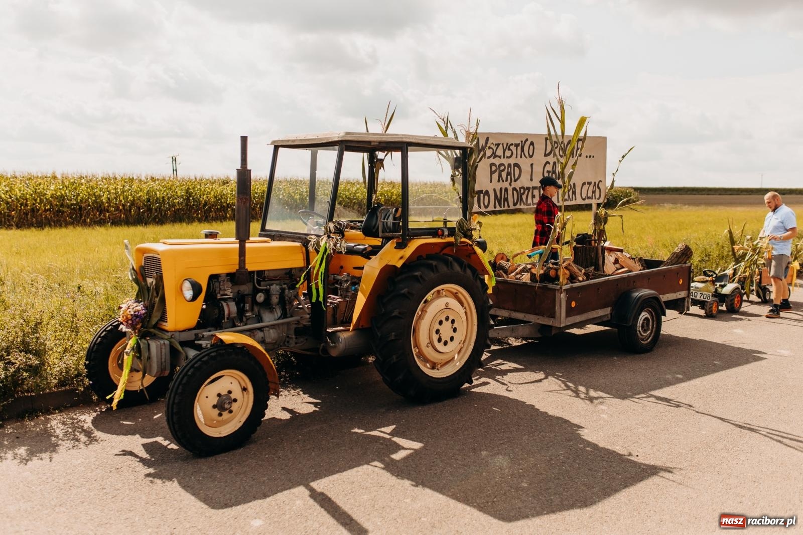 Zdjęcie w galerii na portalu naszraciborz.pl: Rolnik szuka żony, bo zebrał dobre plony. Dożynki w Sudole [FOTO i WIDEO] wiadomości z regionu