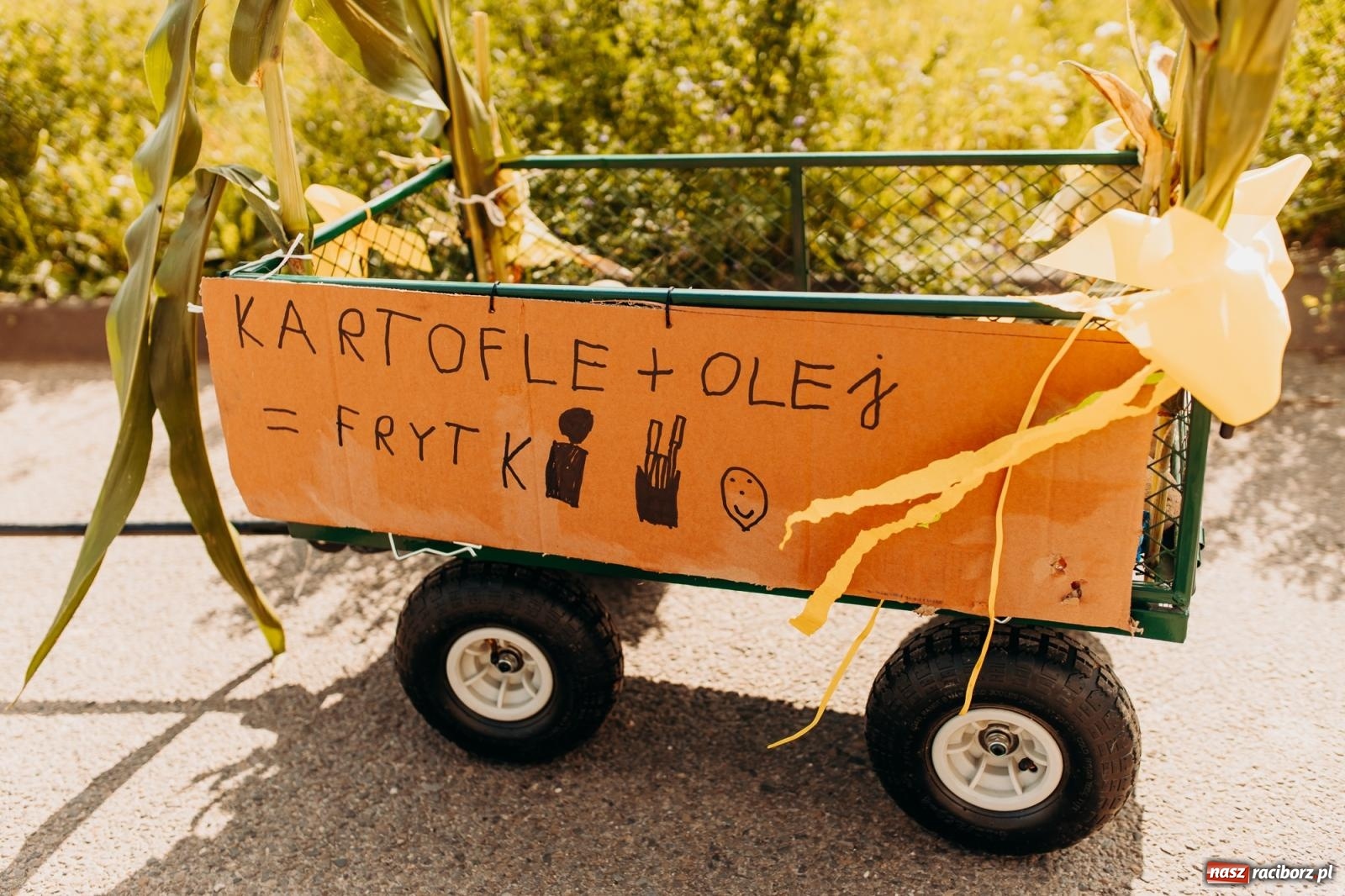 Zdjęcie w galerii na portalu naszraciborz.pl: Rolnik szuka żony, bo zebrał dobre plony. Dożynki w Sudole [FOTO i WIDEO] wiadomości z regionu