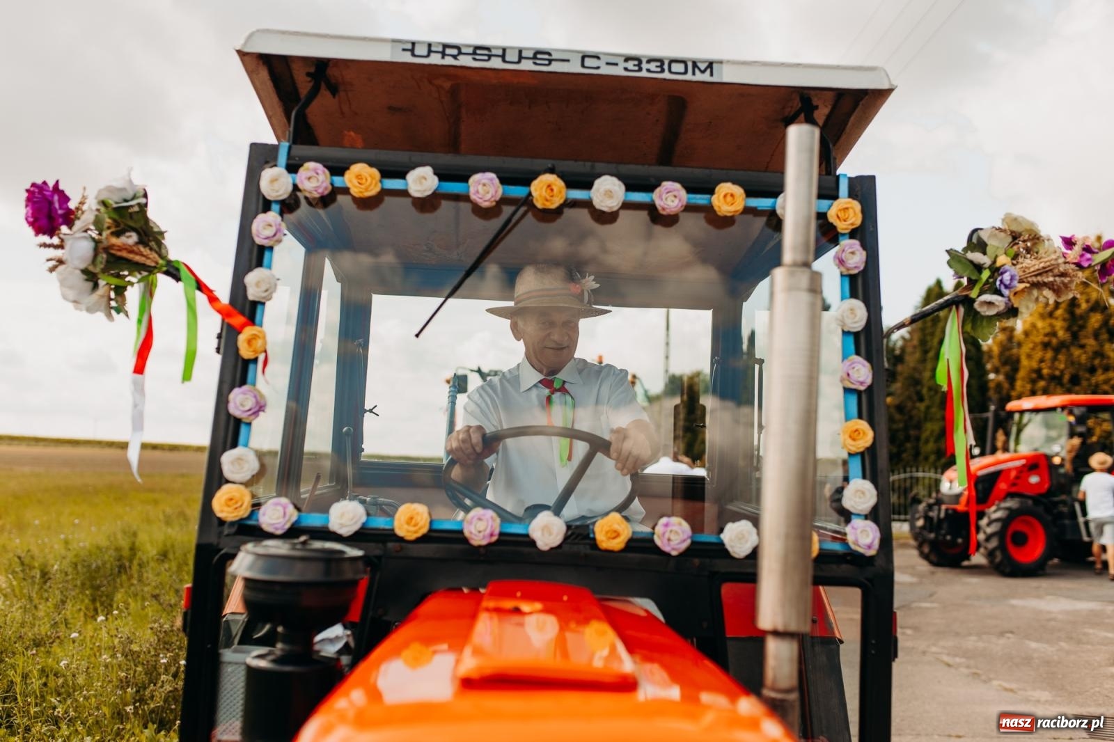 Zdjęcie w galerii na portalu naszraciborz.pl: Rolnik szuka żony, bo zebrał dobre plony. Dożynki w Sudole [FOTO i WIDEO] wiadomości z regionu