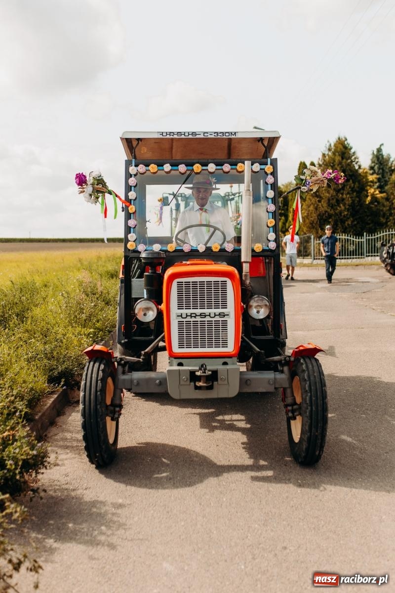 Zdjęcie w galerii na portalu naszraciborz.pl: Rolnik szuka żony, bo zebrał dobre plony. Dożynki w Sudole [FOTO i WIDEO] wiadomości z regionu