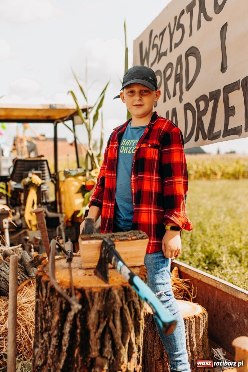 Zdjęcie w galerii na portalu naszraciborz.pl: Rolnik szuka żony, bo zebrał dobre plony. Dożynki w Sudole [FOTO i WIDEO] wiadomości z regionu
