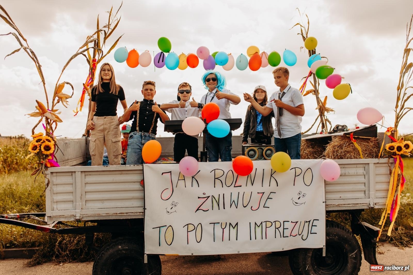 Zdjęcie w galerii na portalu naszraciborz.pl: Rolnik szuka żony, bo zebrał dobre plony. Dożynki w Sudole [FOTO i WIDEO] wiadomości z regionu