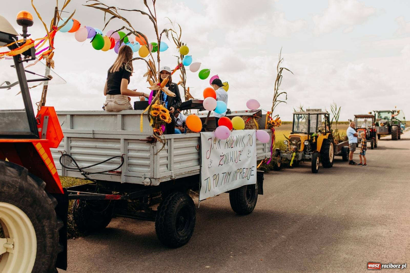 Zdjęcie w galerii na portalu naszraciborz.pl: Rolnik szuka żony, bo zebrał dobre plony. Dożynki w Sudole [FOTO i WIDEO] wiadomości z regionu