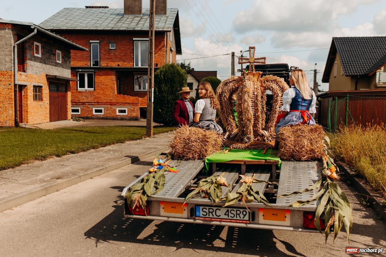 Zdjęcie w galerii na portalu naszraciborz.pl: Rolnik szuka żony, bo zebrał dobre plony. Dożynki w Sudole [FOTO i WIDEO] wiadomości z regionu