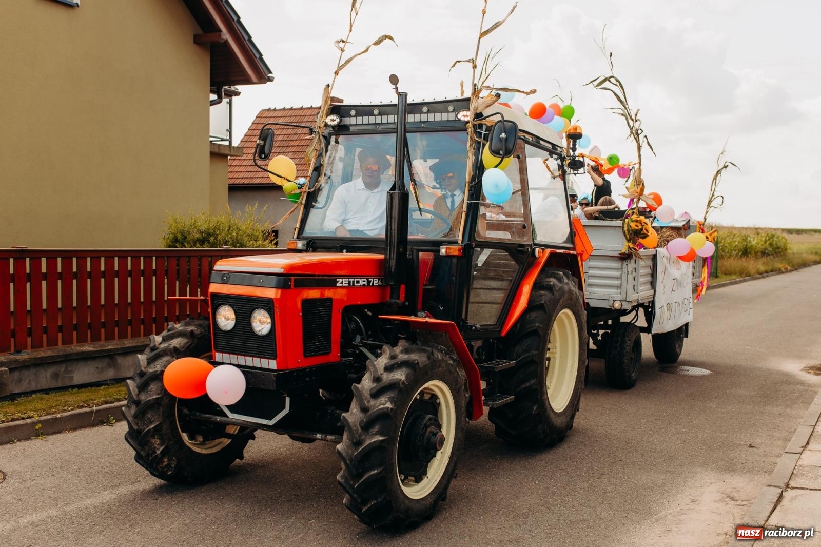 Zdjęcie w galerii na portalu naszraciborz.pl: Rolnik szuka żony, bo zebrał dobre plony. Dożynki w Sudole [FOTO i WIDEO] wiadomości z regionu