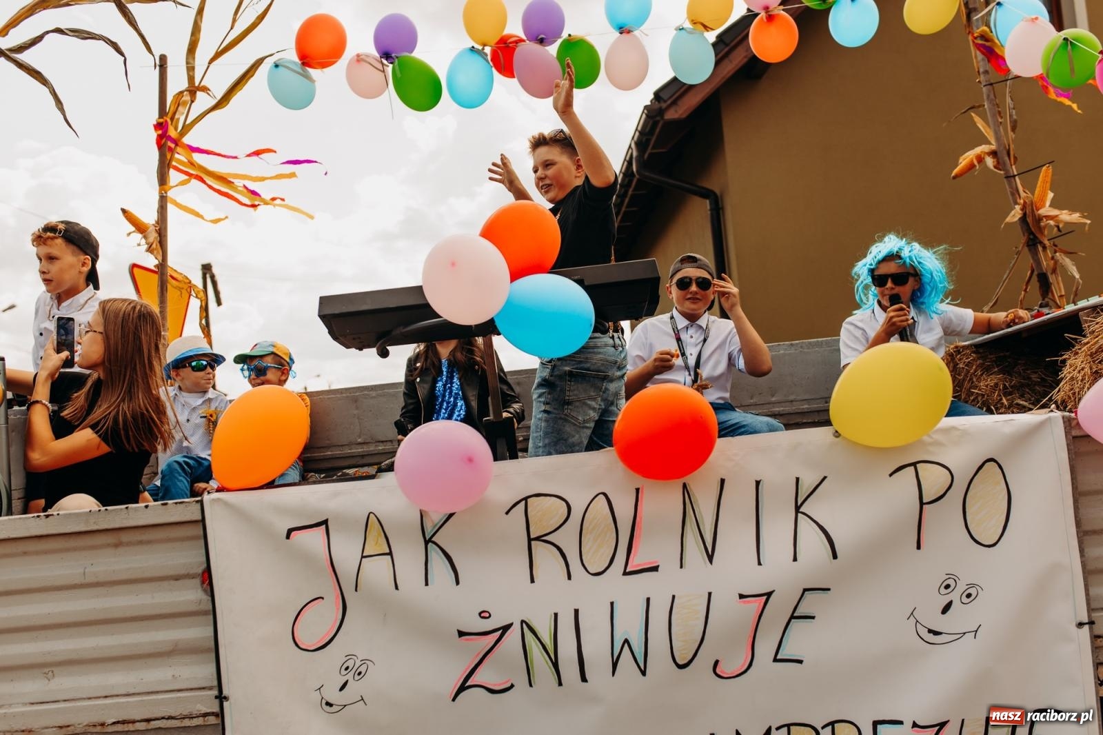 Zdjęcie w galerii na portalu naszraciborz.pl: Rolnik szuka żony, bo zebrał dobre plony. Dożynki w Sudole [FOTO i WIDEO] wiadomości z regionu