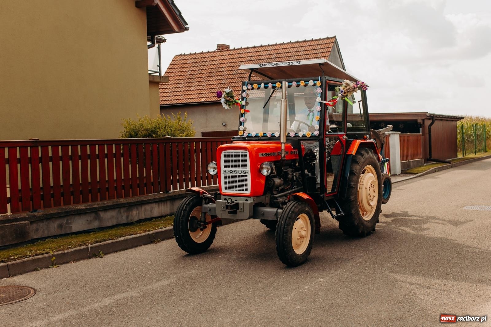 Zdjęcie w galerii na portalu naszraciborz.pl: Rolnik szuka żony, bo zebrał dobre plony. Dożynki w Sudole [FOTO i WIDEO] wiadomości z regionu