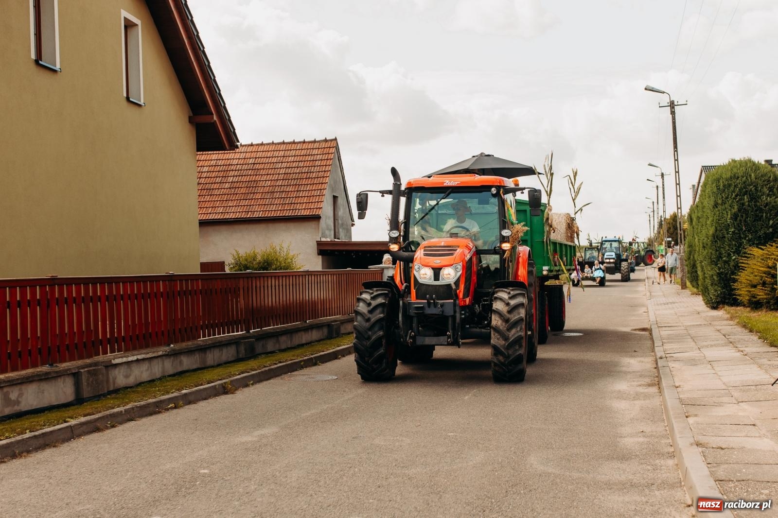 Zdjęcie w galerii na portalu naszraciborz.pl: Rolnik szuka żony, bo zebrał dobre plony. Dożynki w Sudole [FOTO i WIDEO] wiadomości z regionu
