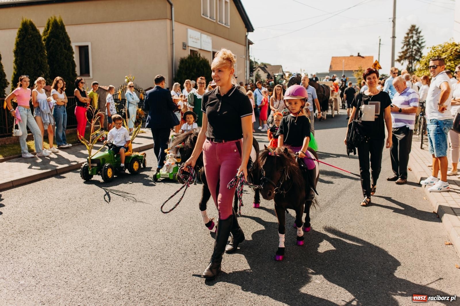 Zdjęcie w galerii na portalu naszraciborz.pl: Tak się bawi Studzienna! Dożynki 2023 [FOTO i WIDEO] wiadomości z regionu