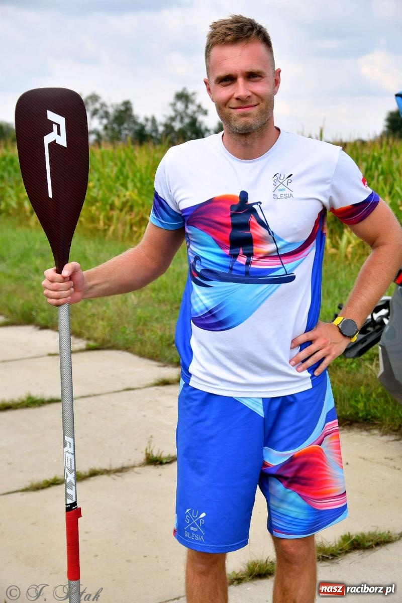 Zdjęcie w galerii na portalu naszraciborz.pl: Śmiałkowie pod zaporą. Najdłuższy dystans Odra Sup Cup 2023 [FOTO i WIDEO] wiadomości z regionu