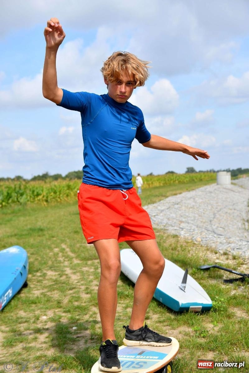 Zdjęcie w galerii na portalu naszraciborz.pl: Śmiałkowie pod zaporą. Najdłuższy dystans Odra Sup Cup 2023 [FOTO i WIDEO] wiadomości z regionu