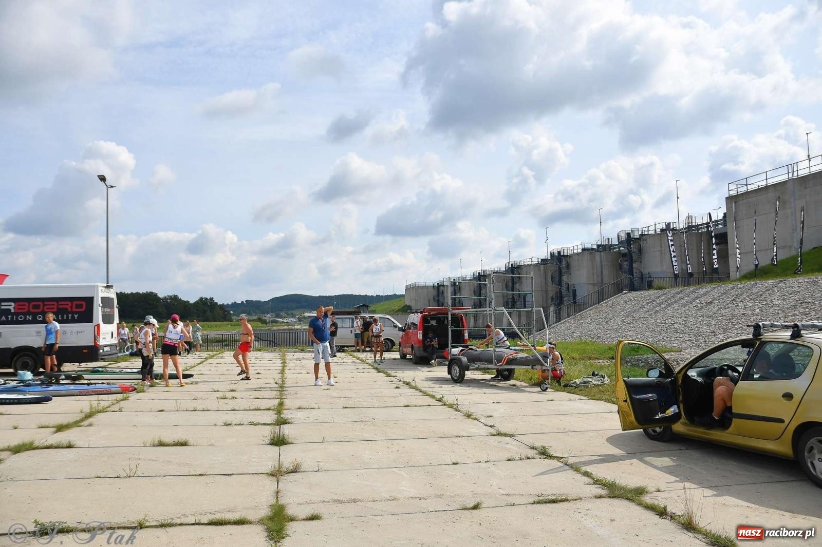 Zdjęcie w galerii na portalu naszraciborz.pl: Śmiałkowie pod zaporą. Najdłuższy dystans Odra Sup Cup 2023 [FOTO i WIDEO] wiadomości z regionu