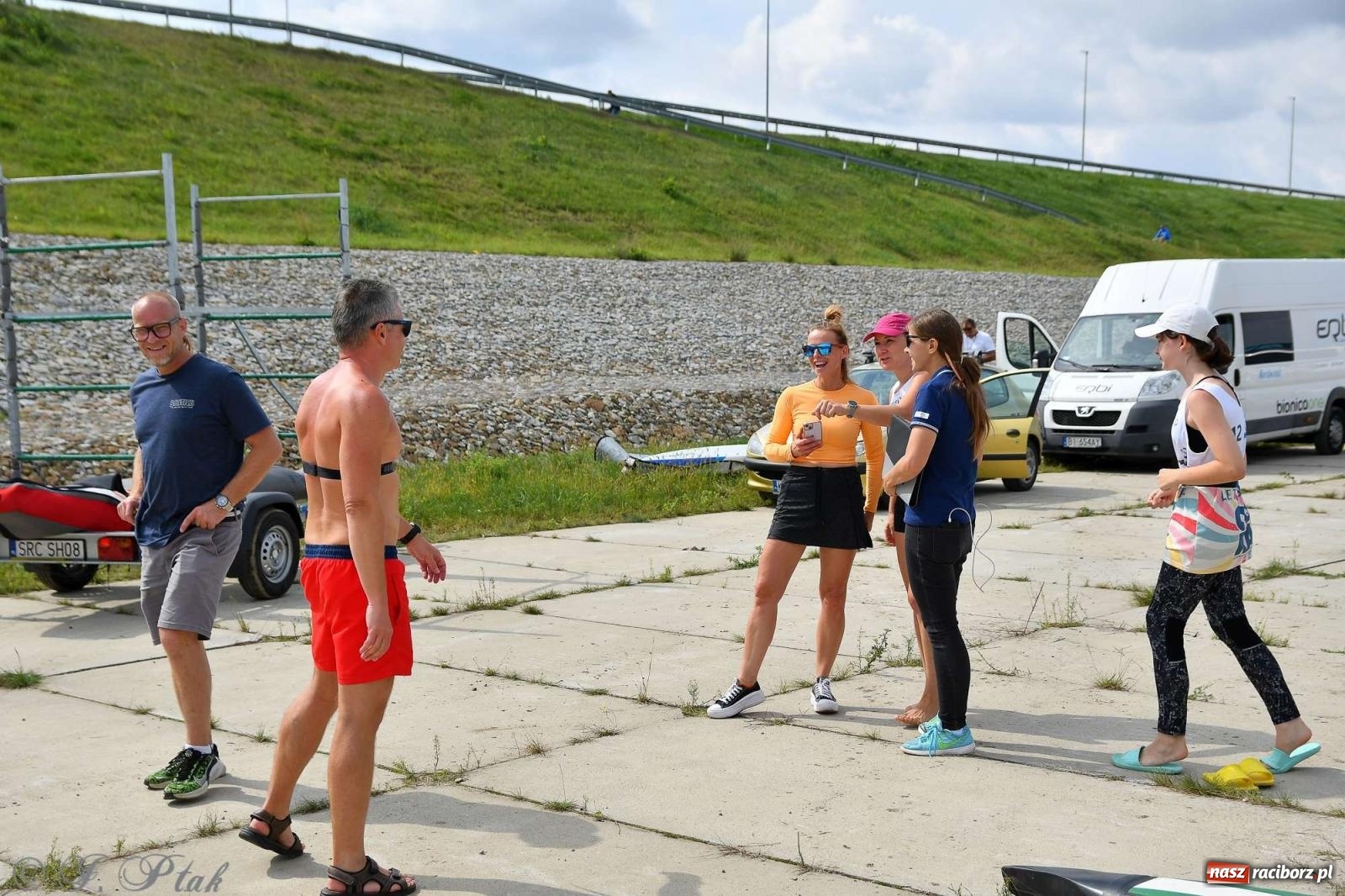 Zdjęcie w galerii na portalu naszraciborz.pl: Śmiałkowie pod zaporą. Najdłuższy dystans Odra Sup Cup 2023 [FOTO i WIDEO] wiadomości z regionu