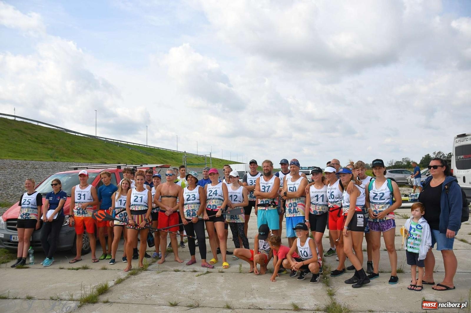 Zdjęcie w galerii na portalu naszraciborz.pl: Śmiałkowie pod zaporą. Najdłuższy dystans Odra Sup Cup 2023 [FOTO i WIDEO] wiadomości z regionu