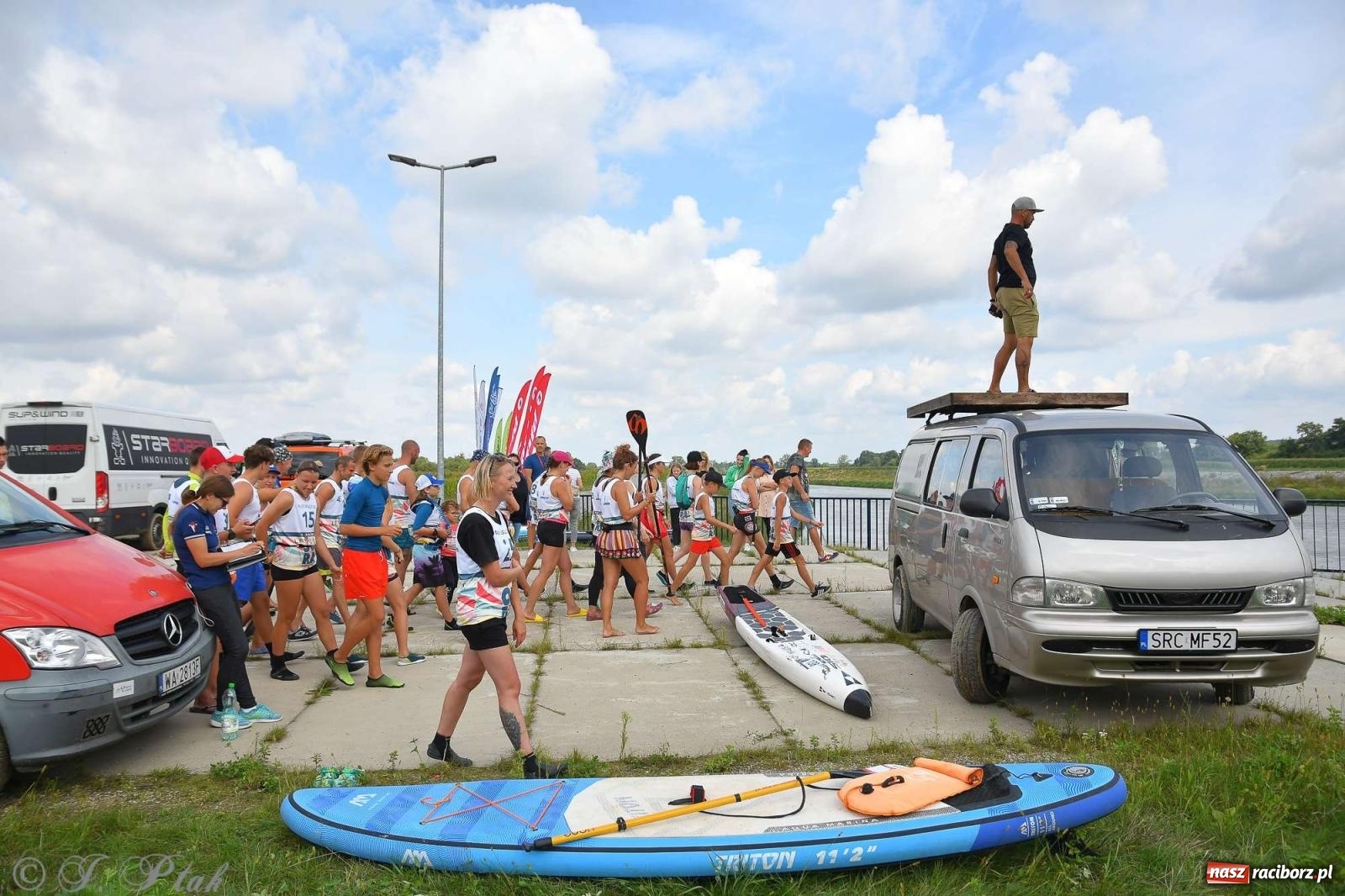 Zdjęcie w galerii na portalu naszraciborz.pl: Śmiałkowie pod zaporą. Najdłuższy dystans Odra Sup Cup 2023 [FOTO i WIDEO] wiadomości z regionu