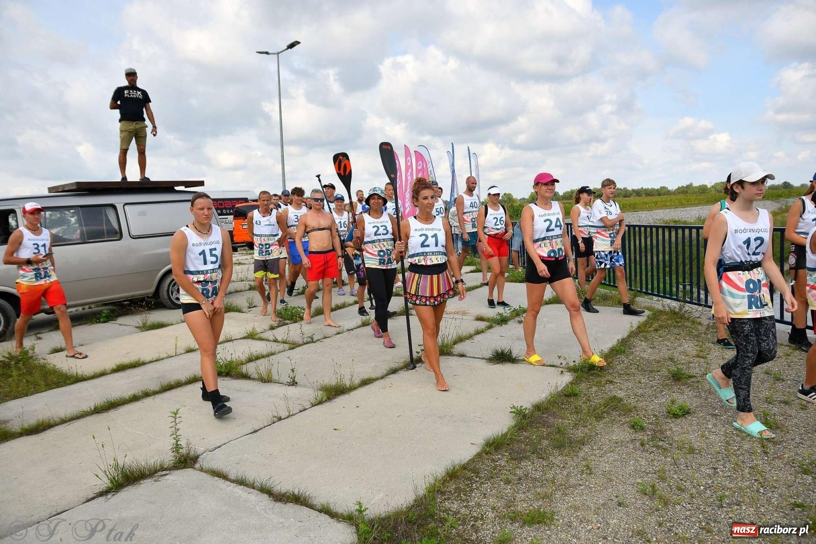 Zdjęcie w galerii na portalu naszraciborz.pl: Śmiałkowie pod zaporą. Najdłuższy dystans Odra Sup Cup 2023 [FOTO i WIDEO] wiadomości z regionu