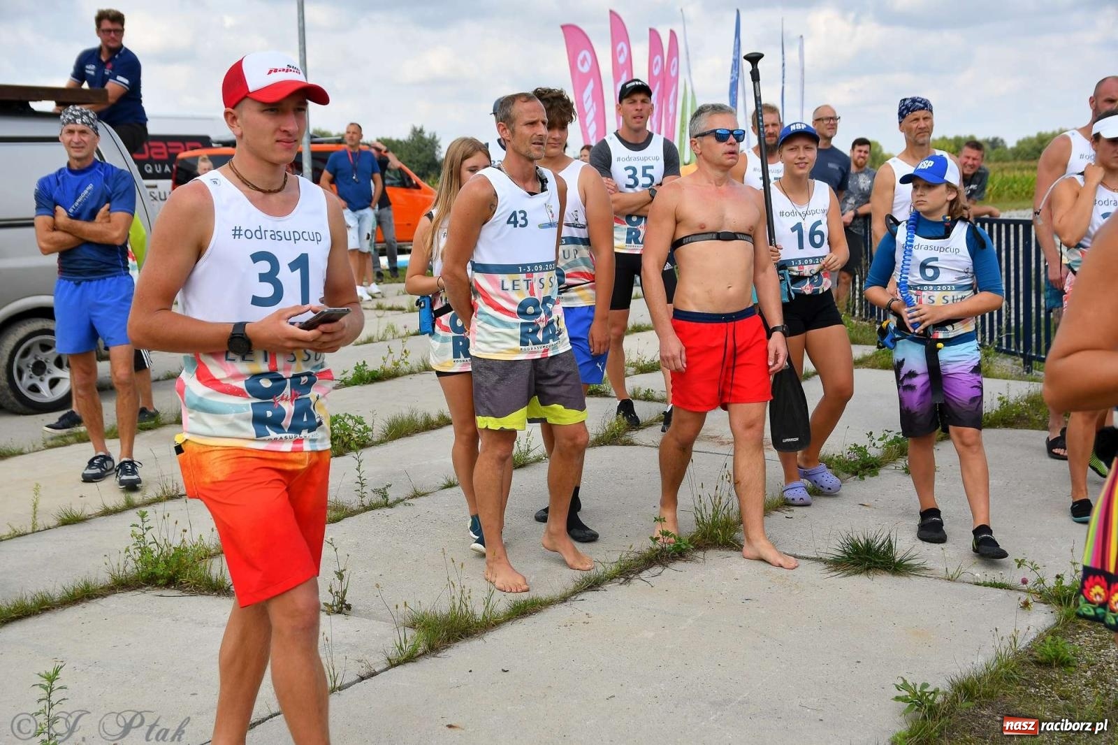 Zdjęcie w galerii na portalu naszraciborz.pl: Śmiałkowie pod zaporą. Najdłuższy dystans Odra Sup Cup 2023 [FOTO i WIDEO] wiadomości z regionu
