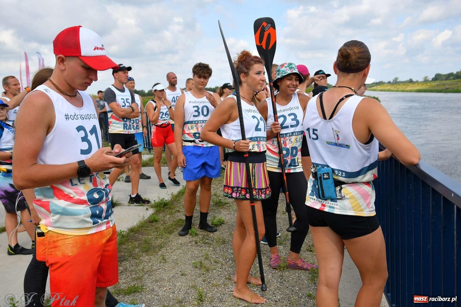 Zdjęcie w galerii na portalu naszraciborz.pl: Śmiałkowie pod zaporą. Najdłuższy dystans Odra Sup Cup 2023 [FOTO i WIDEO] wiadomości z regionu