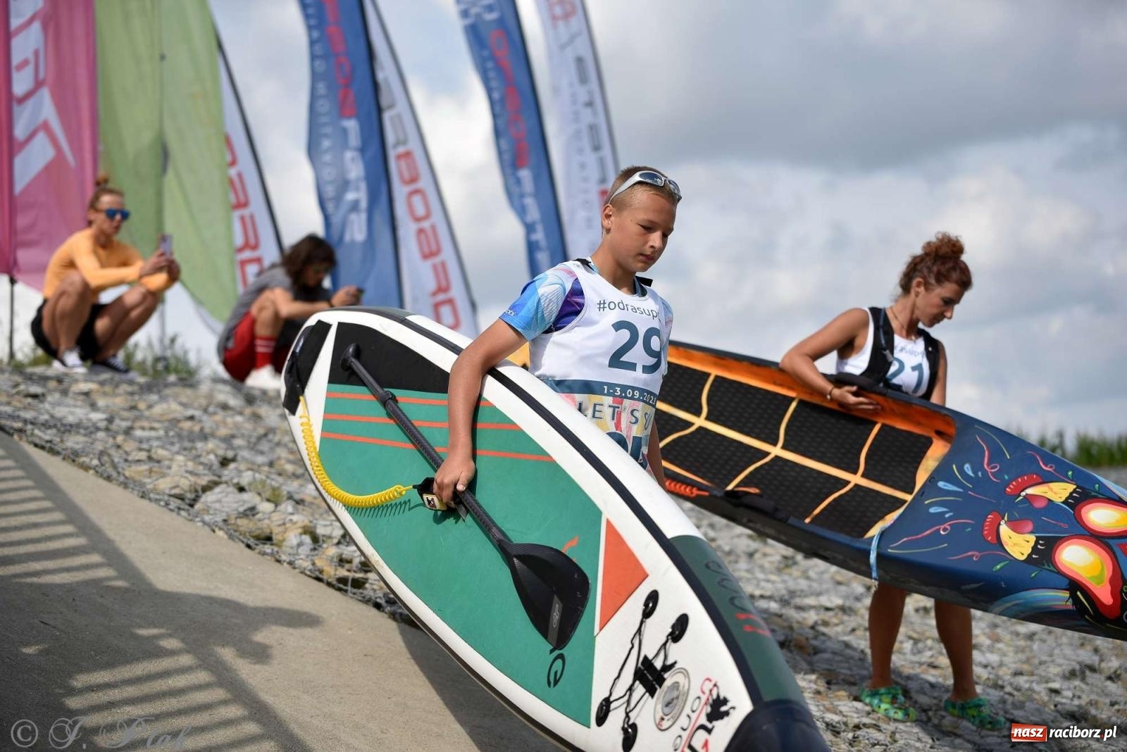 Zdjęcie w galerii na portalu naszraciborz.pl: Śmiałkowie pod zaporą. Najdłuższy dystans Odra Sup Cup 2023 [FOTO i WIDEO] wiadomości z regionu