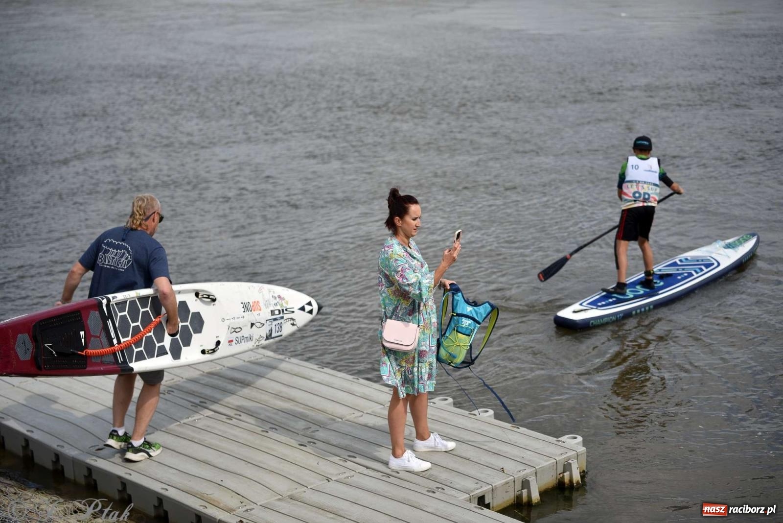 Zdjęcie w galerii na portalu naszraciborz.pl: Śmiałkowie pod zaporą. Najdłuższy dystans Odra Sup Cup 2023 [FOTO i WIDEO] wiadomości z regionu