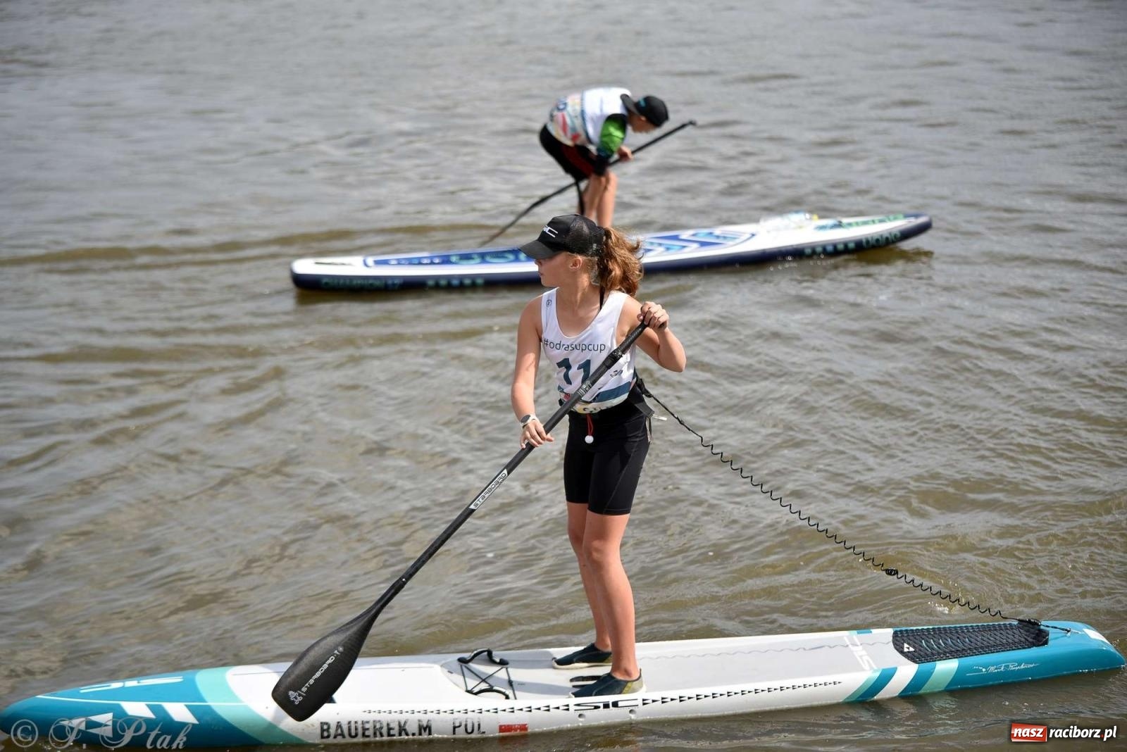 Zdjęcie w galerii na portalu naszraciborz.pl: Śmiałkowie pod zaporą. Najdłuższy dystans Odra Sup Cup 2023 [FOTO i WIDEO] wiadomości z regionu