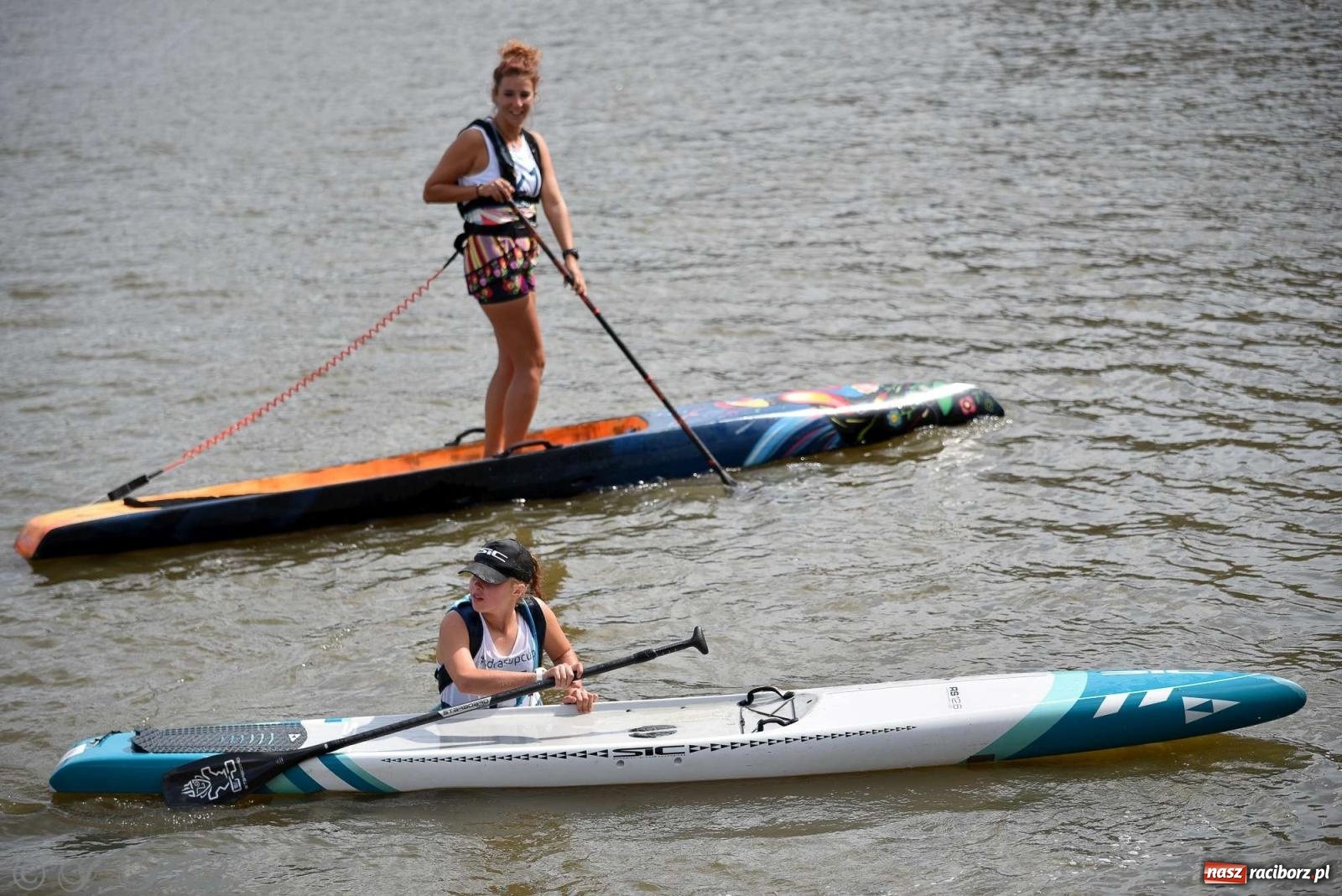 Zdjęcie w galerii na portalu naszraciborz.pl: Śmiałkowie pod zaporą. Najdłuższy dystans Odra Sup Cup 2023 [FOTO i WIDEO] wiadomości z regionu