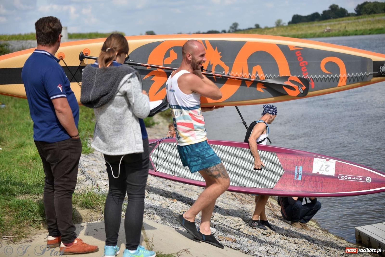 Zdjęcie w galerii na portalu naszraciborz.pl: Śmiałkowie pod zaporą. Najdłuższy dystans Odra Sup Cup 2023 [FOTO i WIDEO] wiadomości z regionu