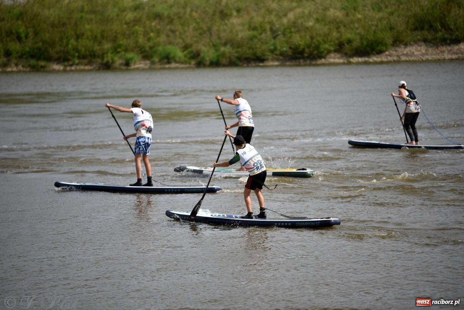Zdjęcie w galerii na portalu naszraciborz.pl: Śmiałkowie pod zaporą. Najdłuższy dystans Odra Sup Cup 2023 [FOTO i WIDEO] wiadomości z regionu