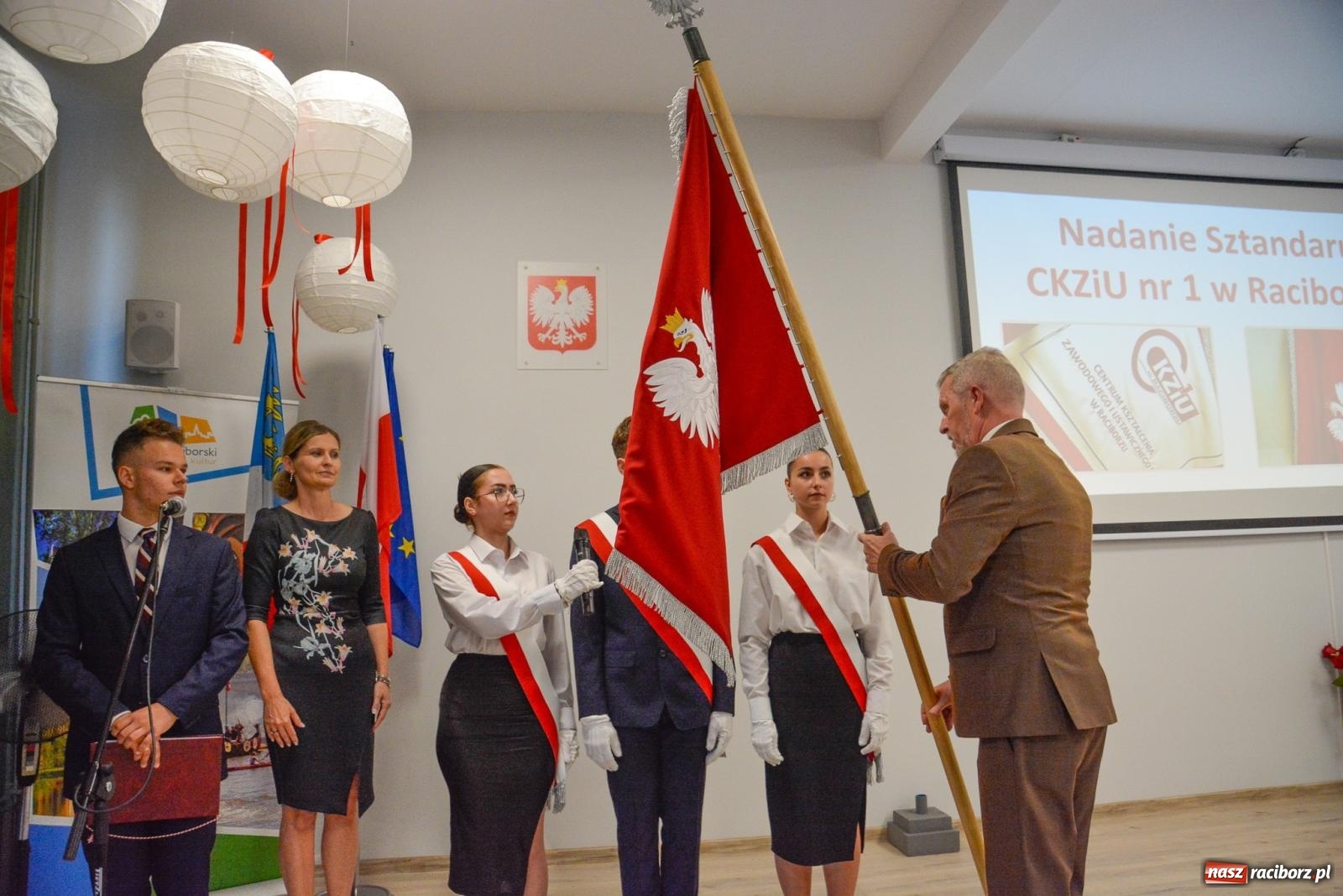 Zdjęcie w galerii na portalu naszraciborz.pl: Misja, kasa i wstyd. Powiatowe rozpoczęcie roku szkolnego w Gastronomiku wiadomości z regionu