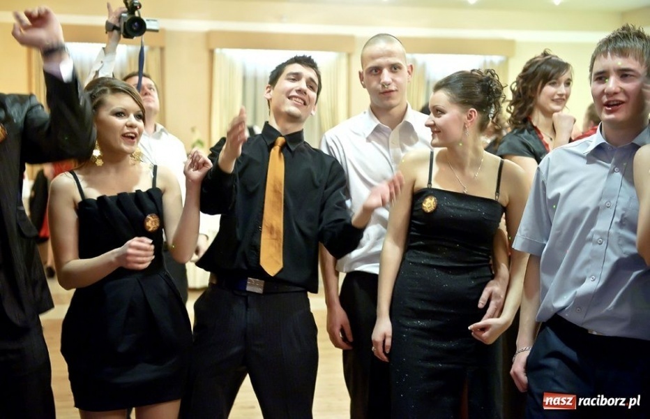 Zdjęcie w galerii na portalu naszraciborz.pl: ZSZ bawił się w Bravo wiadomości z regionu