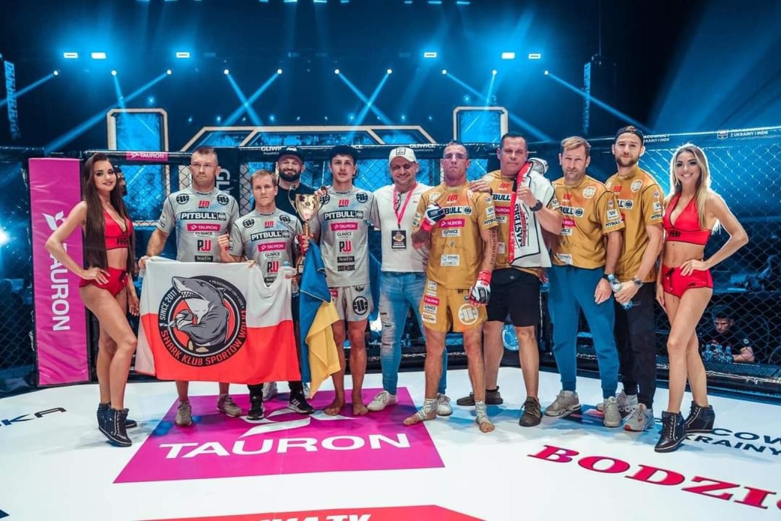 Zdjęcie w galerii na portalu naszraciborz.pl: Dawid Szulcek zadebiutował na gali FEN wiadomości z regionu