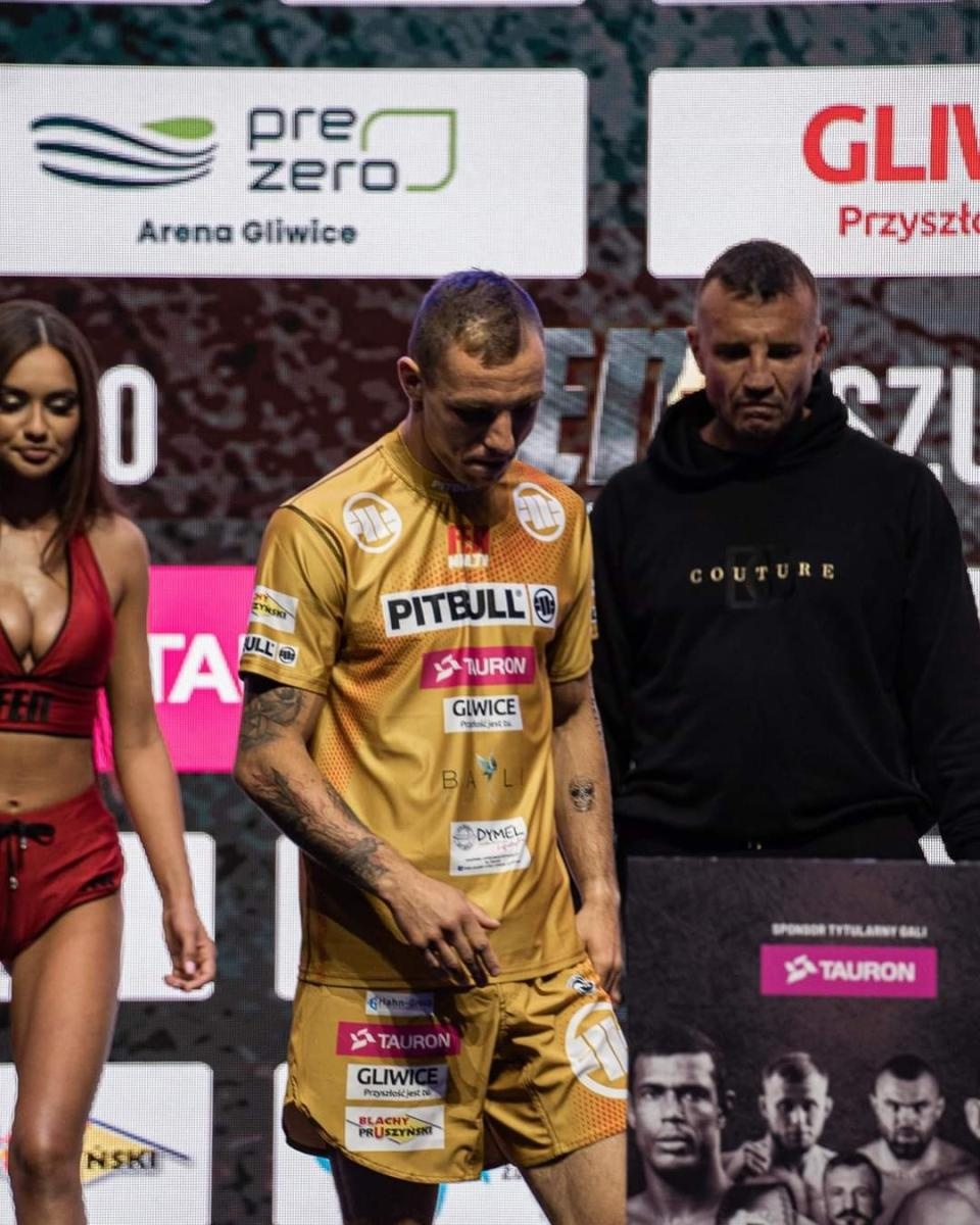 Zdjęcie w galerii na portalu naszraciborz.pl: Dawid Szulcek zadebiutował na gali FEN wiadomości z regionu