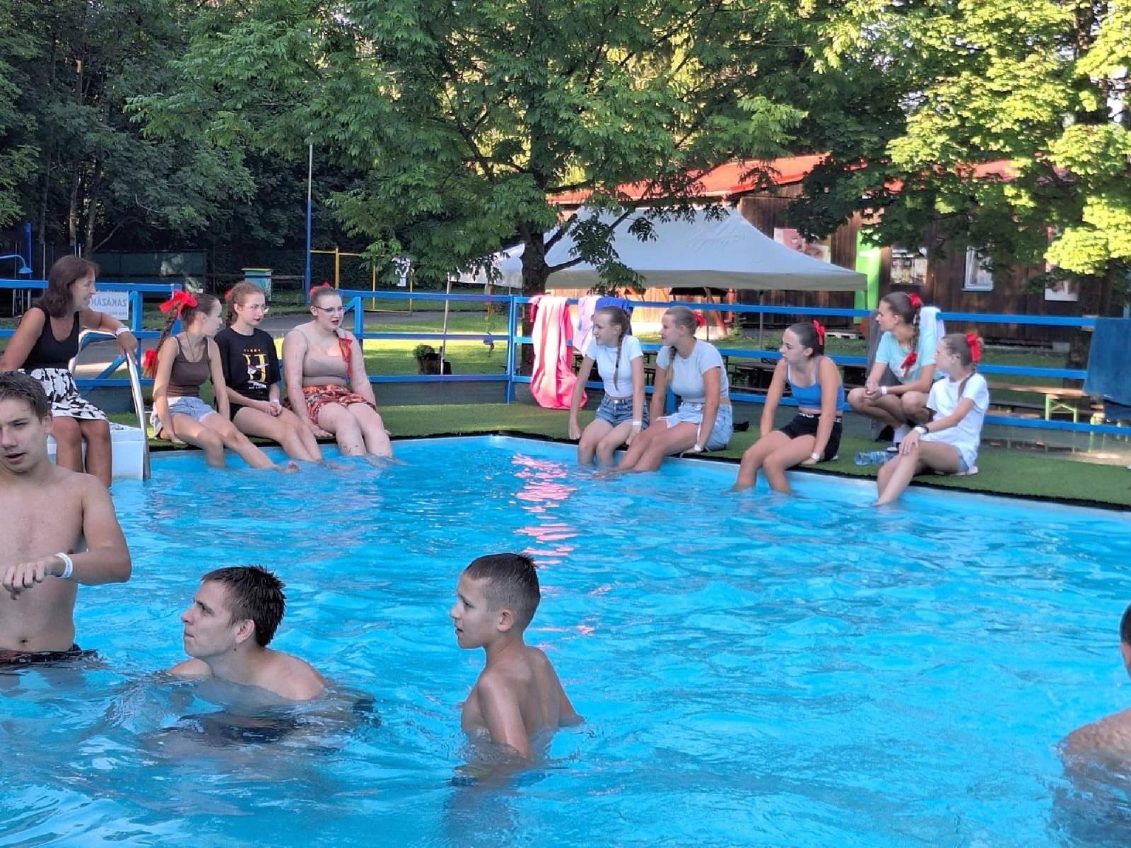 Zdjęcie w galerii na portalu naszraciborz.pl: Raciborzanie na czeskiej scenie razem z Argentyńczykami i Indonezyjczykami wiadomości z regionu