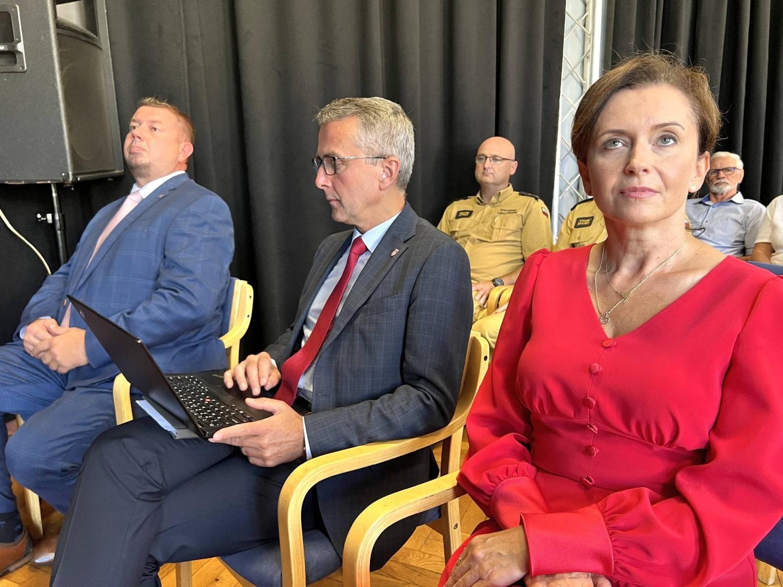 Zdjęcie w galerii na portalu naszraciborz.pl: Współczesne aspekty bezpieczeństwa seniora. Debata w Strzesze wiadomości z regionu