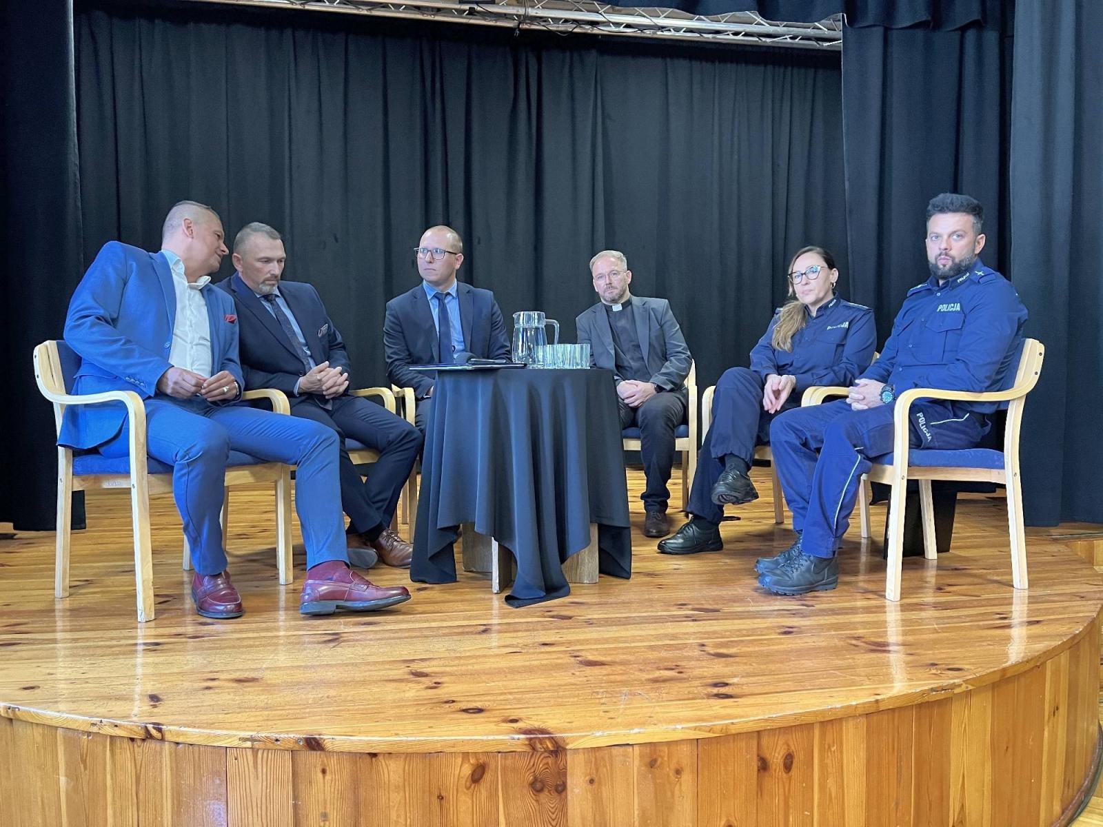 Zdjęcie w galerii na portalu naszraciborz.pl: Współczesne aspekty bezpieczeństwa seniora. Debata w Strzesze wiadomości z regionu